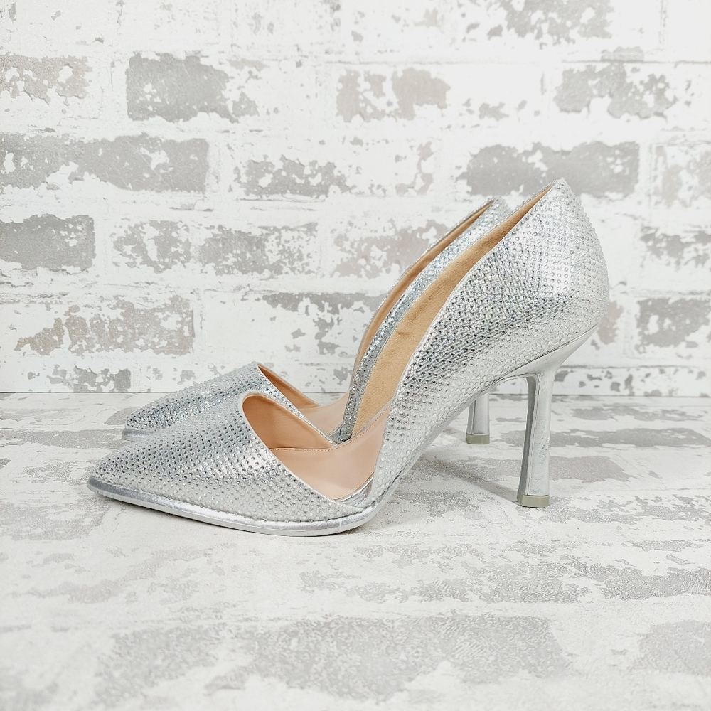 NEW Mia Ciana Silver Rhinestone Pointed Toe Pumps A848